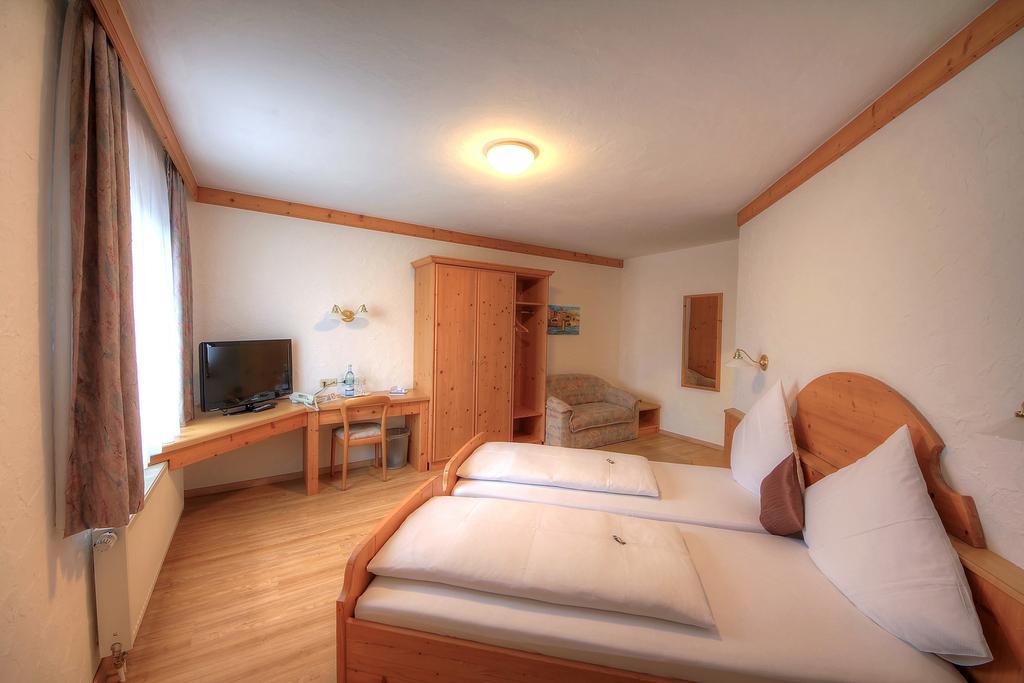 Hotel Kuchalber Hof Donzdorf Zimmer foto