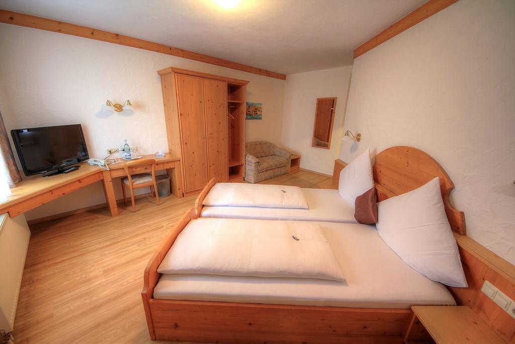 Hotel Kuchalber Hof Donzdorf Zimmer foto
